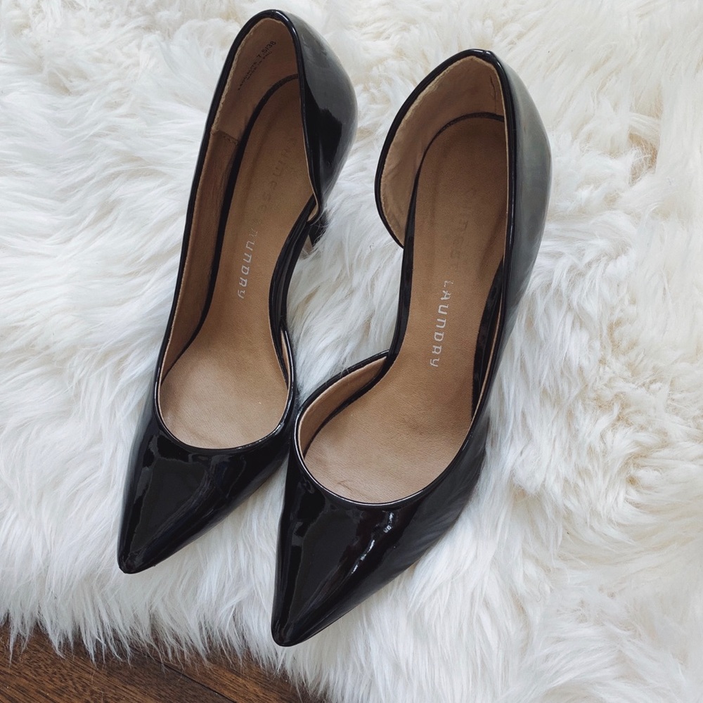 Black Pumps